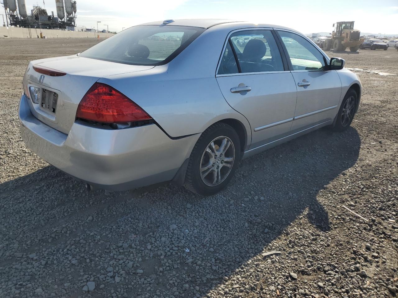 Image 3 of 2007 HONDA ACCORD EX 2007 with VIN 1HGCM56757A070280