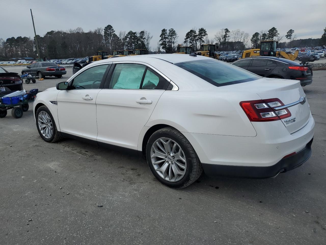 Изображение 2 2017 FORD TAURUS LIMITED 2017 с VIN 1FAHP2F81HG119210