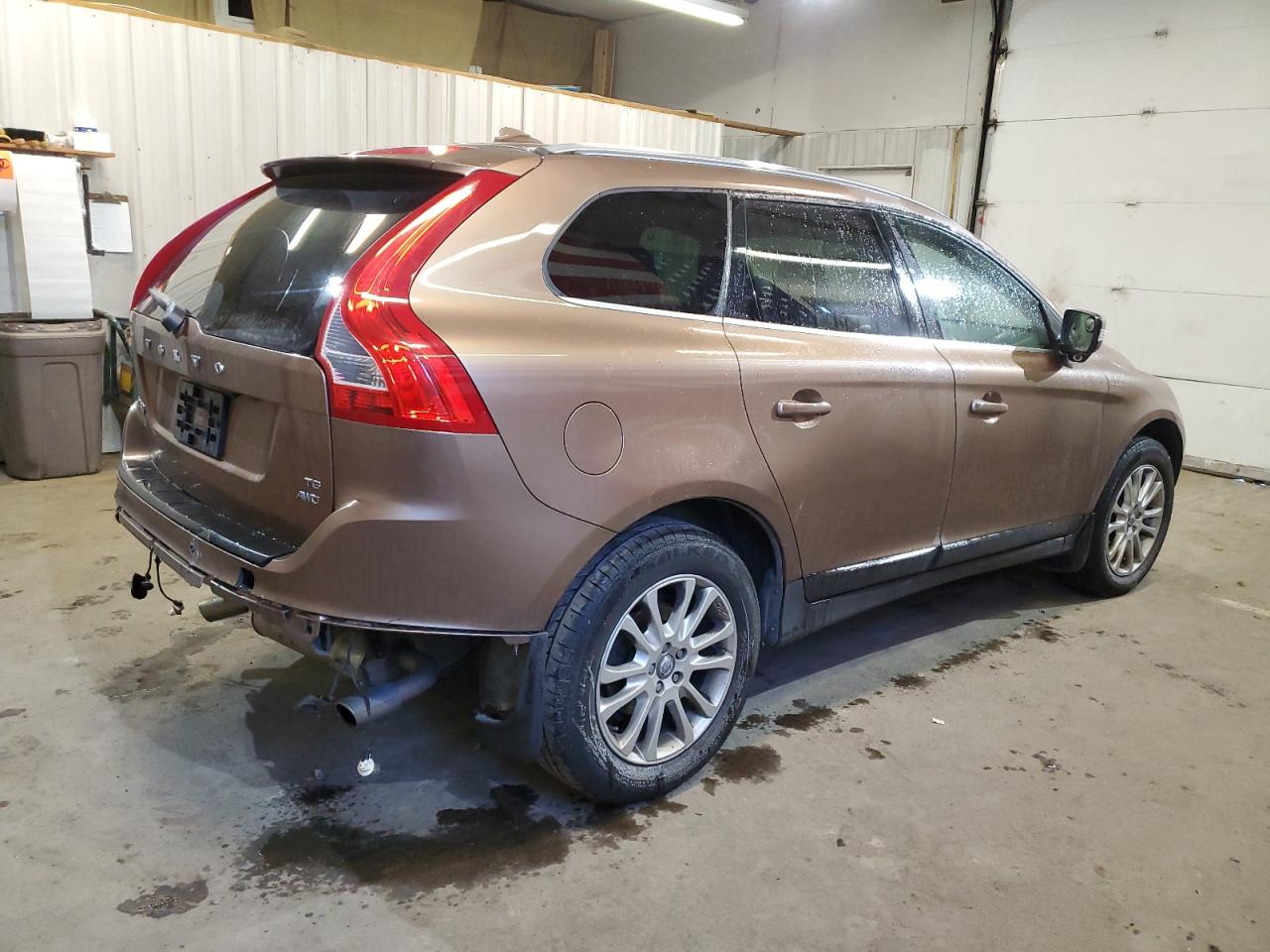 Obraz 3 z 2010 VOLVO XC60 T6 2010 z VIN YV4992DZ9A2050156