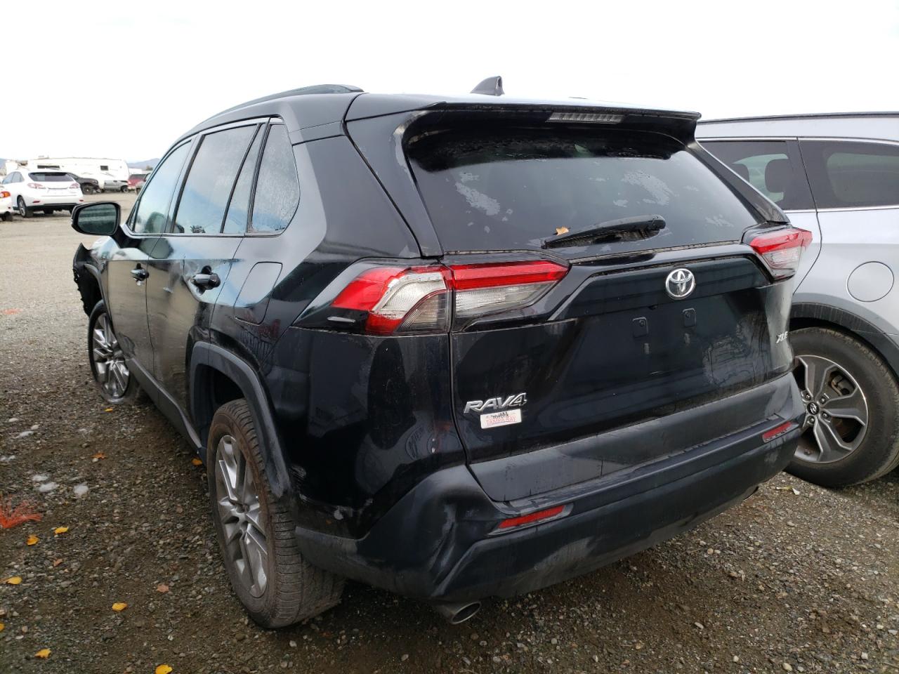 Obraz 2 z 2021 TOYOTA RAV4 XLE PREMIUM 2021 z VIN 2T3C1RFV3MC114904