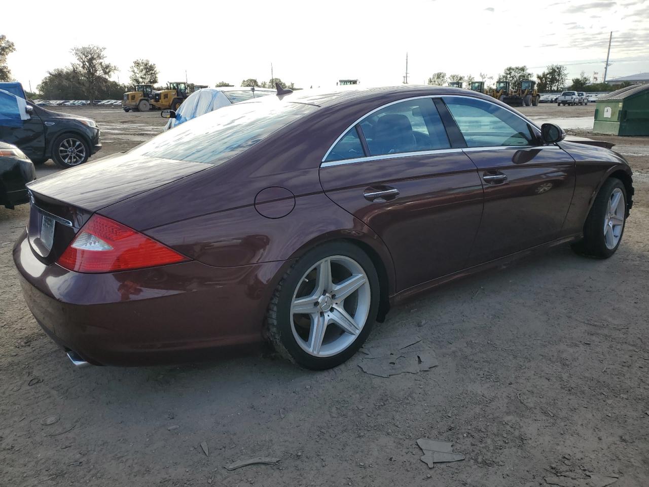 Image 3 of 2007 MERCEDES-BENZ CLS 550 2007 with VIN WDDDJ72X37A114411