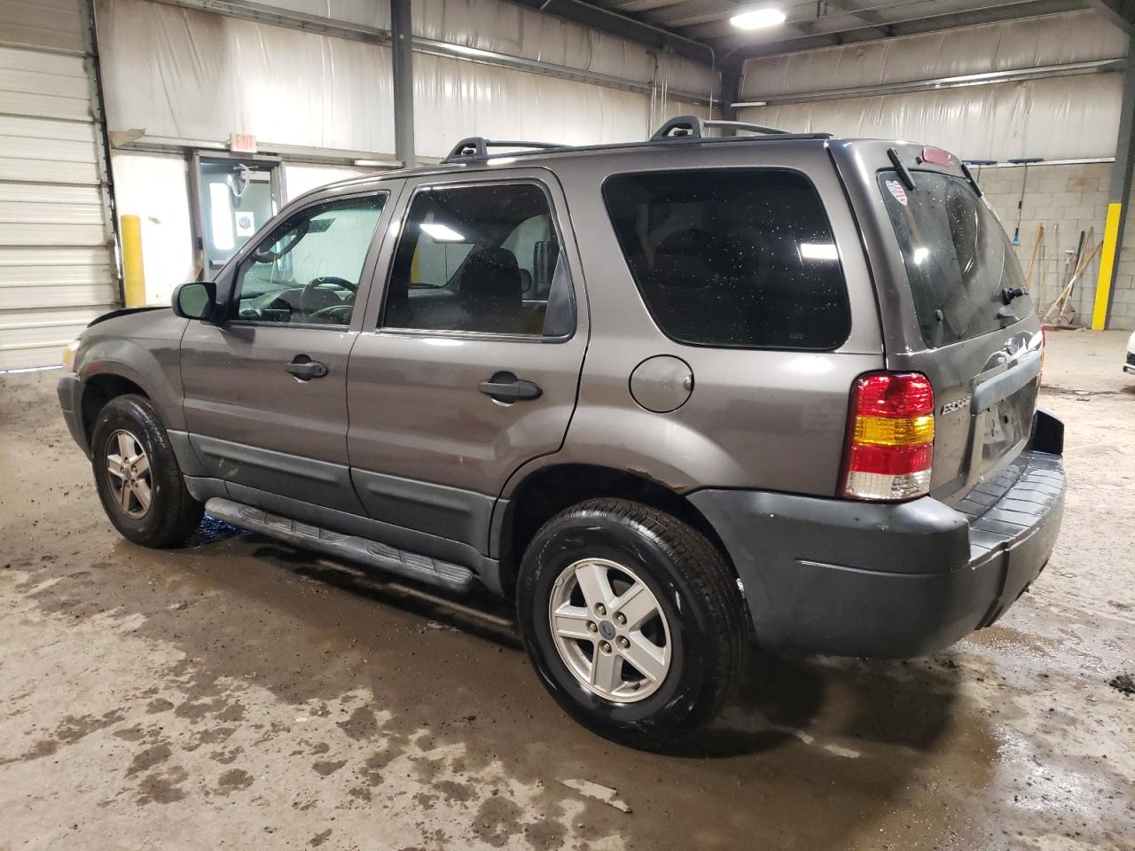 Obraz 2 z 2006 FORD ESCAPE XLS 2006 z VIN 1FMYU92Z86KA72709