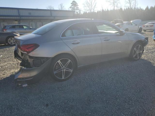 Image 3 of 2019 MERCEDES-BENZ A 220 4MATIC 2019 with VIN WDD3G4FB4KW001845