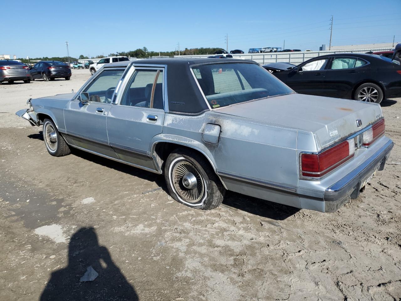 Obraz 2 z 1989 MERCURY GRAND MARQUIS LS 1989 z VIN 2MEBM75F9KX611375