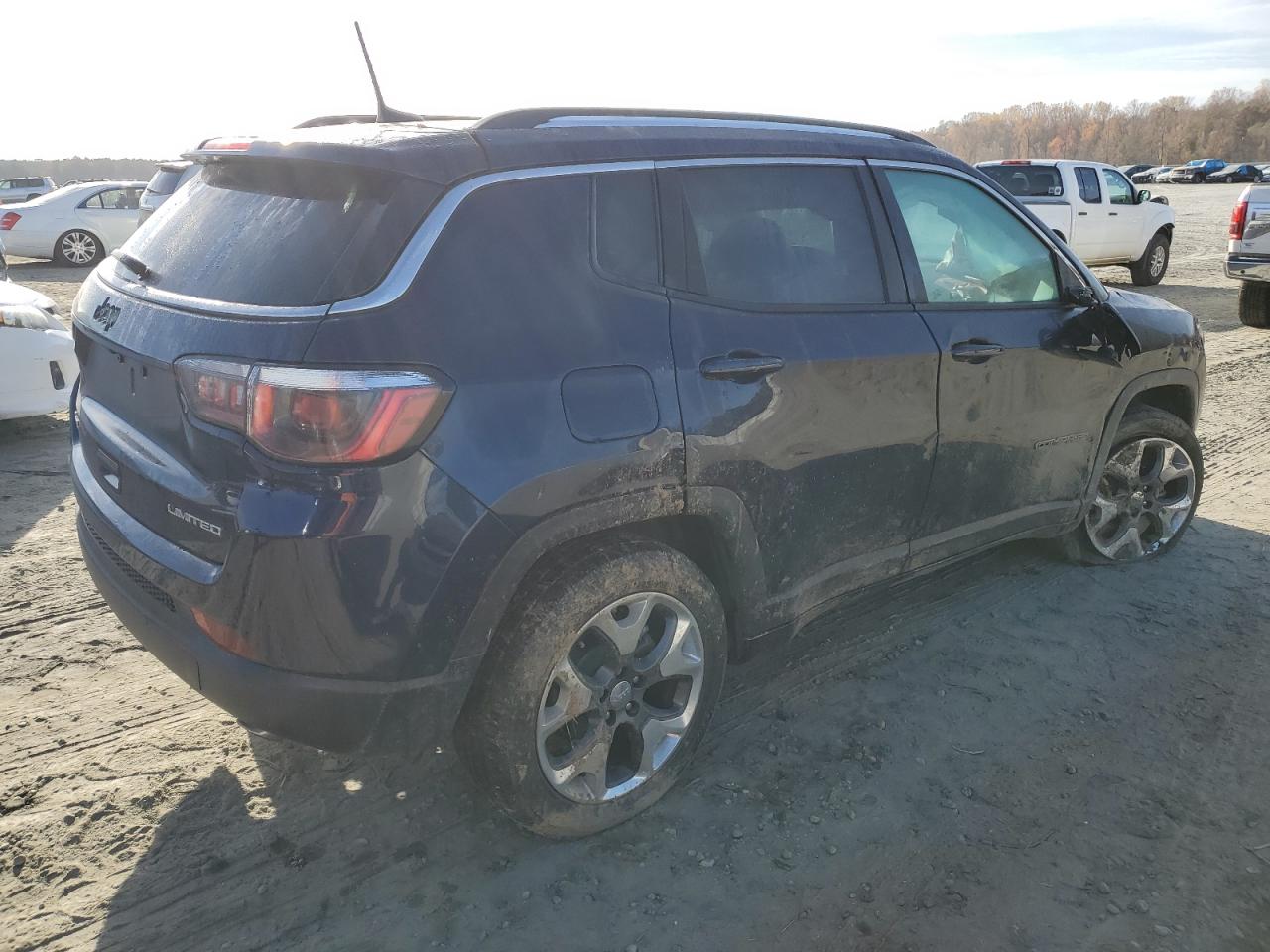 Image 3 of 2020 JEEP COMPASS LIMITED 2020 with VIN 3C4NJDCB7LT215339