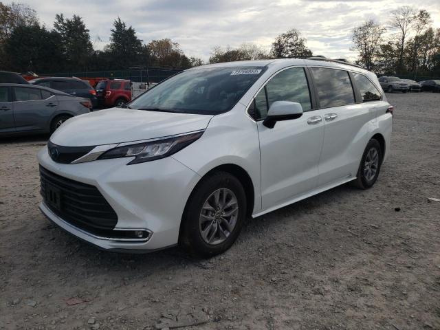 2022 TOYOTA SIENNA XLE 2022 image