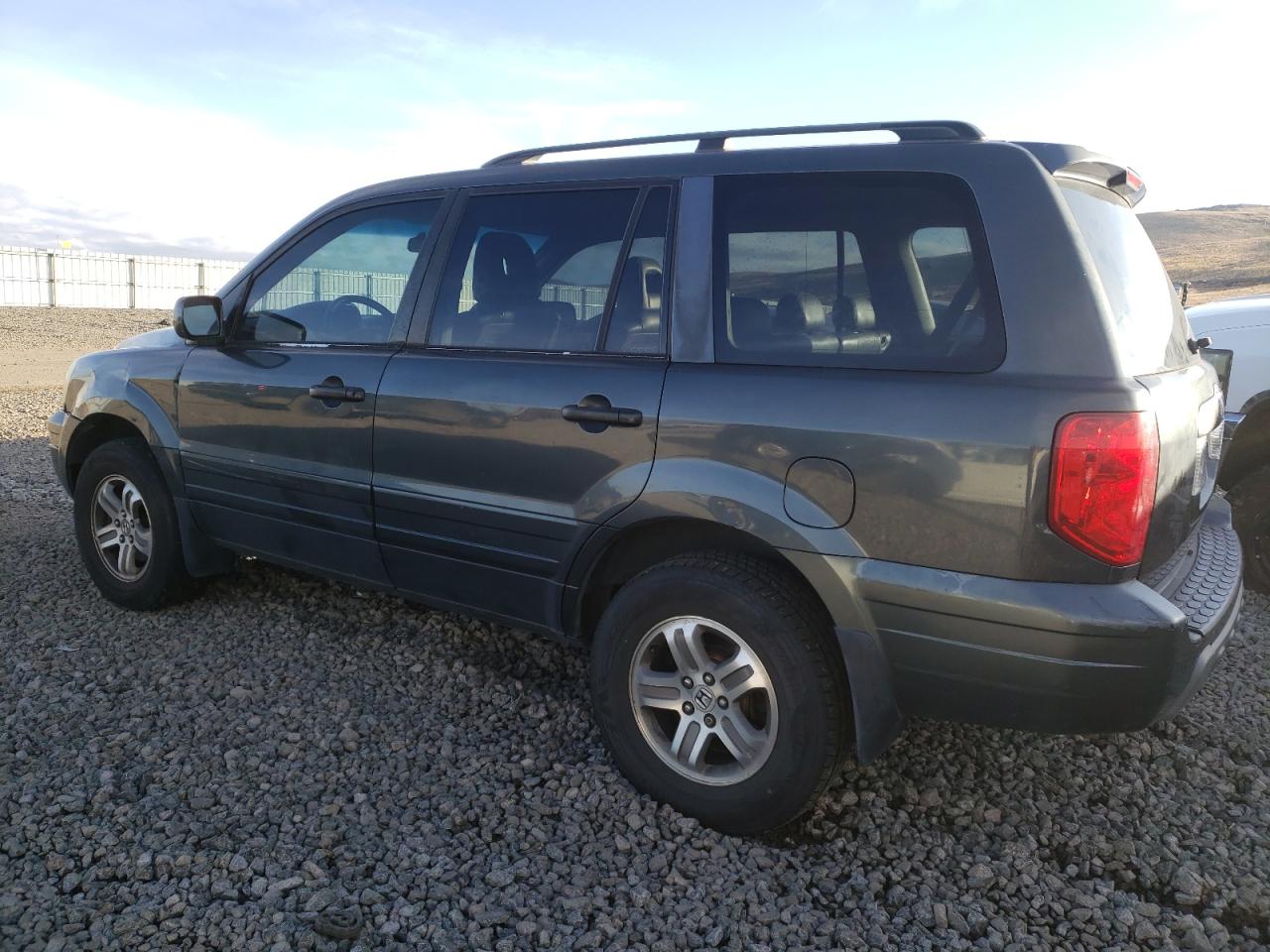 Image 2 of 2003 HONDA PILOT EXL 2003 with VIN 2HKYF185X3H604315