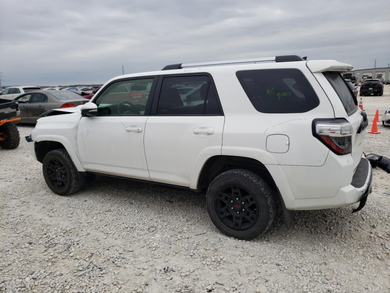 Obraz 2 z 2015 TOYOTA 4RUNNER SR5 2015 z VIN JTEBU5JR3F5221462