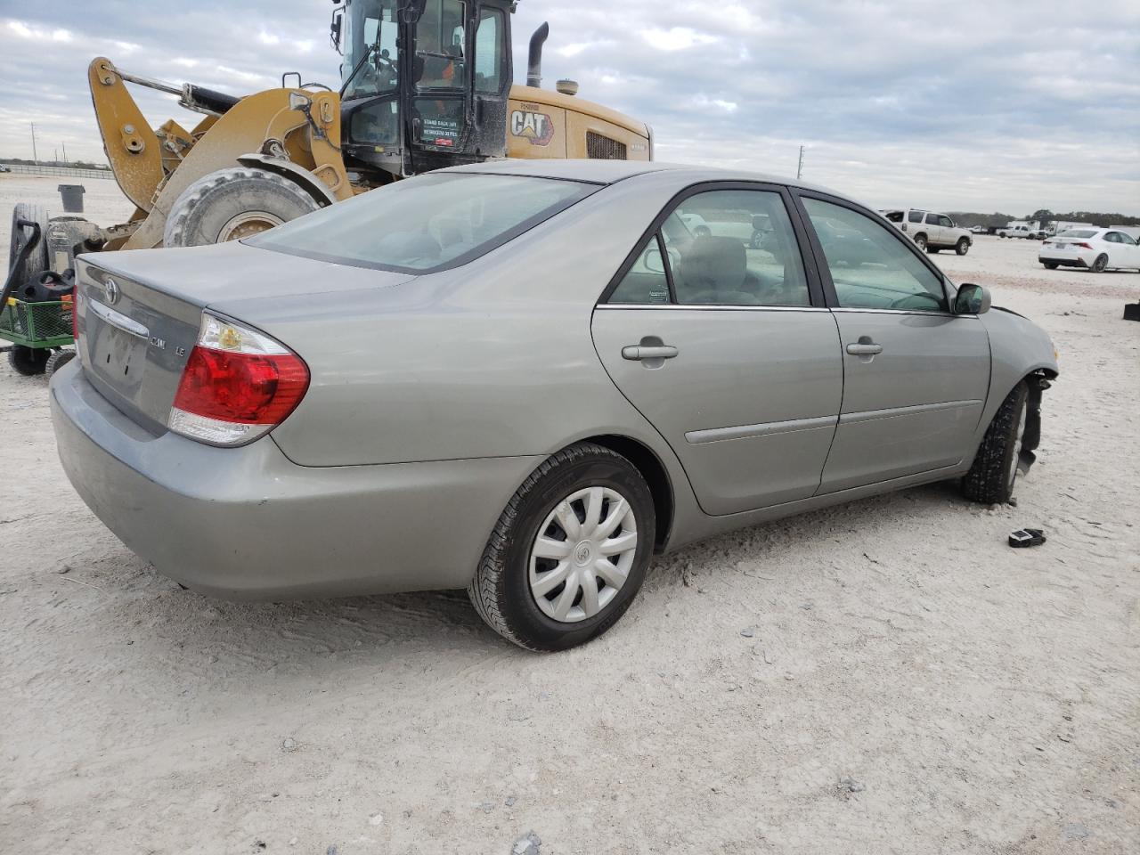 Image 3 of 2006 TOYOTA CAMRY LE 2006 with VIN 4T1BE30K36U703893
