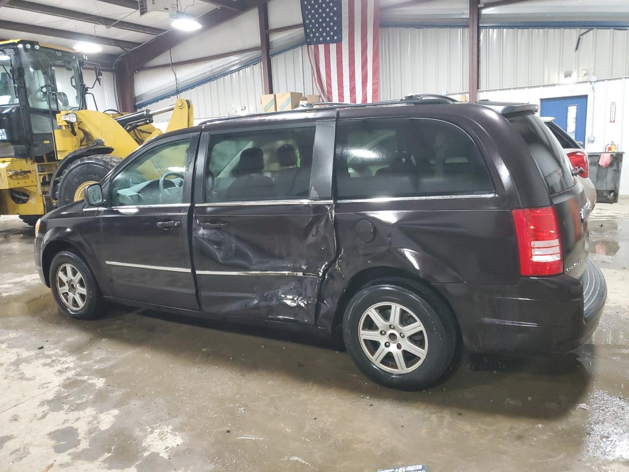 Image 2 of 2010 CHRYSLER TOWN & COUNTRY TOURING 2010 with VIN 2A4RR5D19AR293217