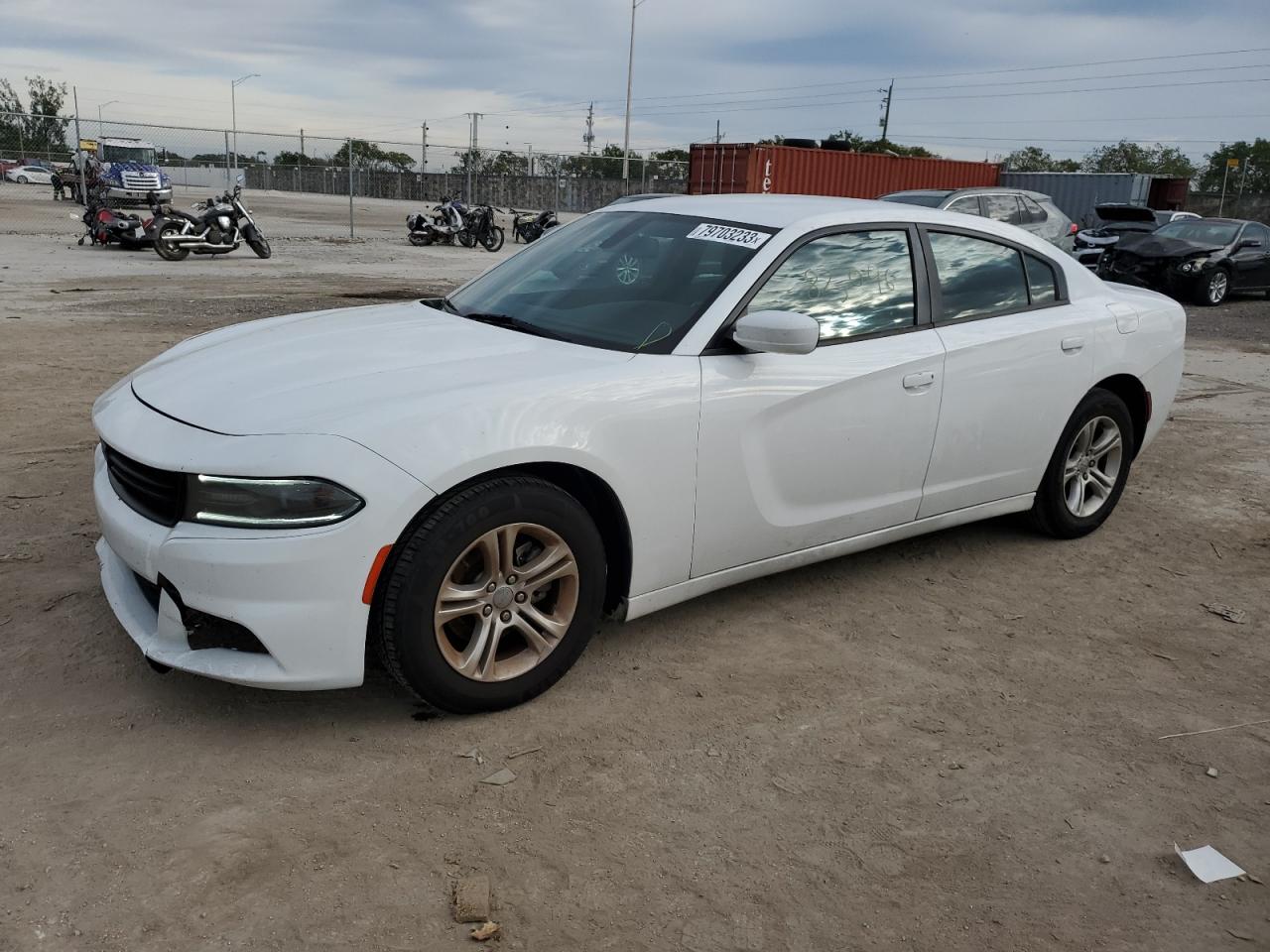 Obraz 1 z 2016 DODGE CHARGER SE 2016 z VIN 2C3CDXBGXGH192171