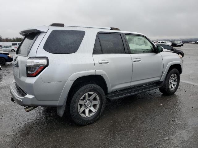 Obraz 3 z 2016 TOYOTA 4RUNNER SR5/SR5 PREMIUM 2016 z VIN JTEBU5JR3G5354112
