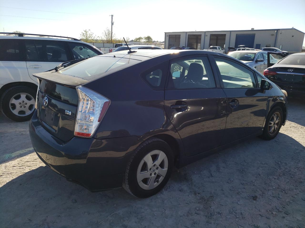 Image 3 of Toyota Prius 2010 with VIN JTDKN3DU1A0140293