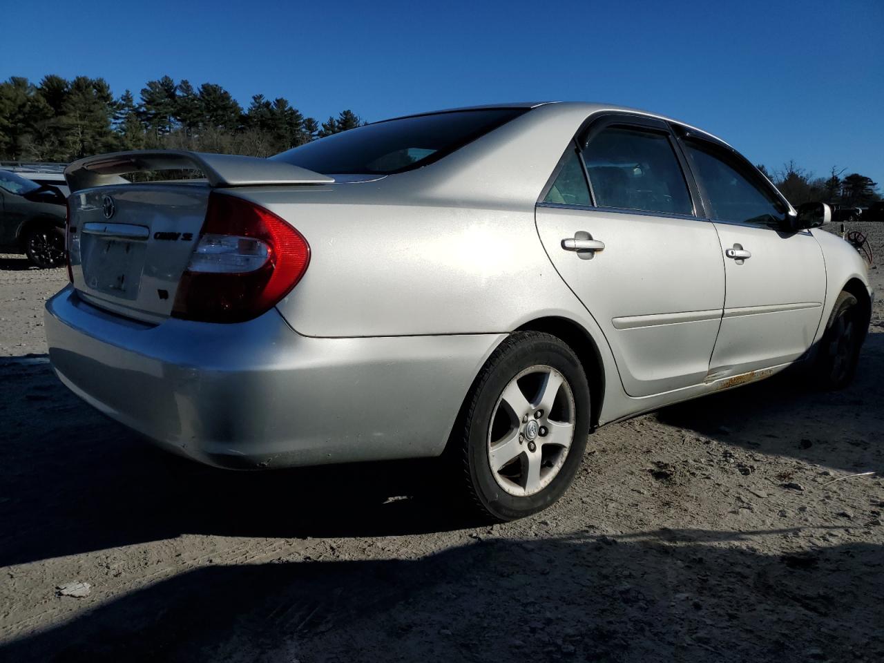 Image 3 of 2003 TOYOTA CAMRY LE 2003 with VIN 4T1BF32K43U552004