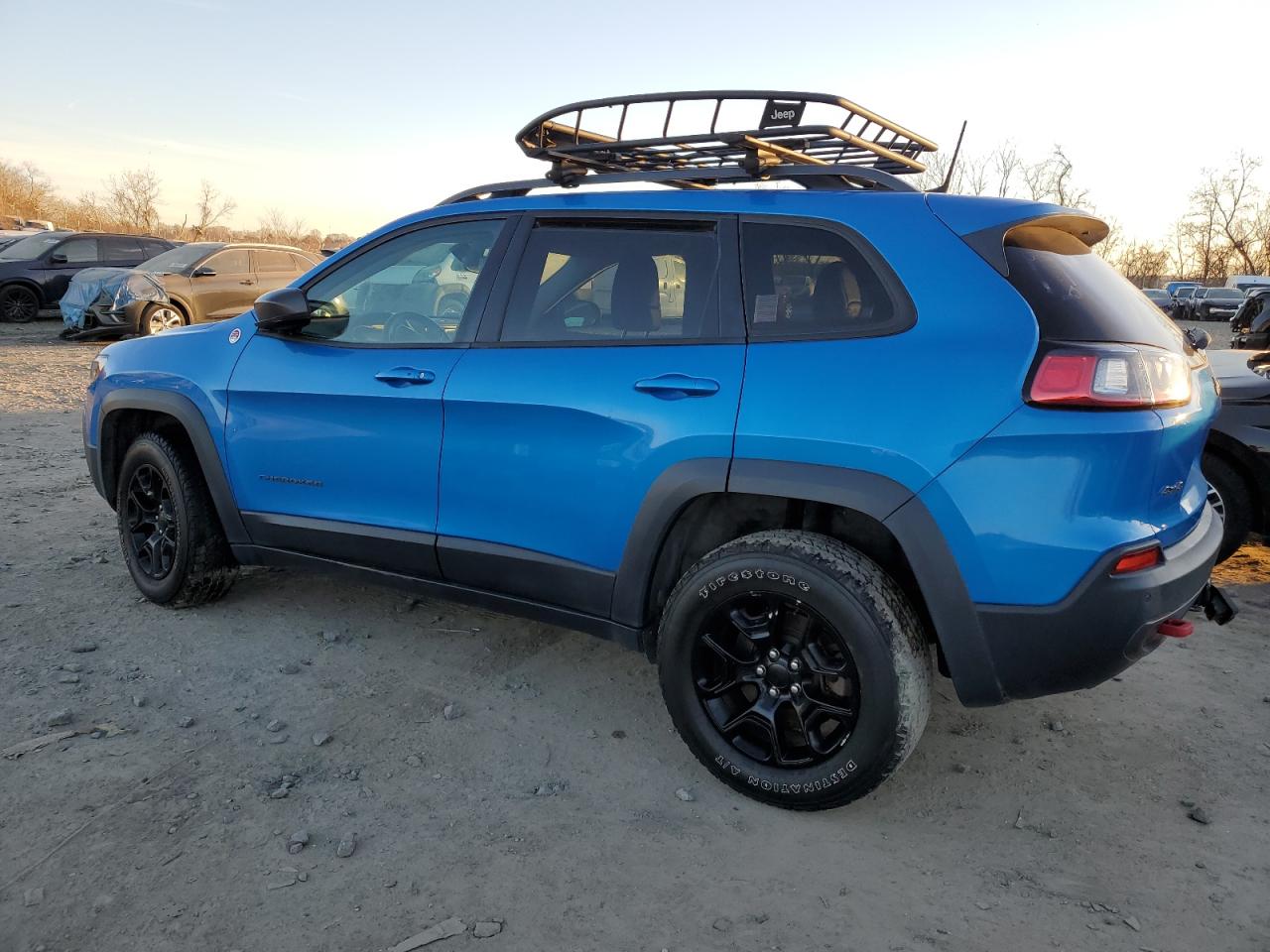 Image 2 of 2019 JEEP CHEROKEE TRAILHAWK 2019 with VIN 1C4PJMBN0KD192737