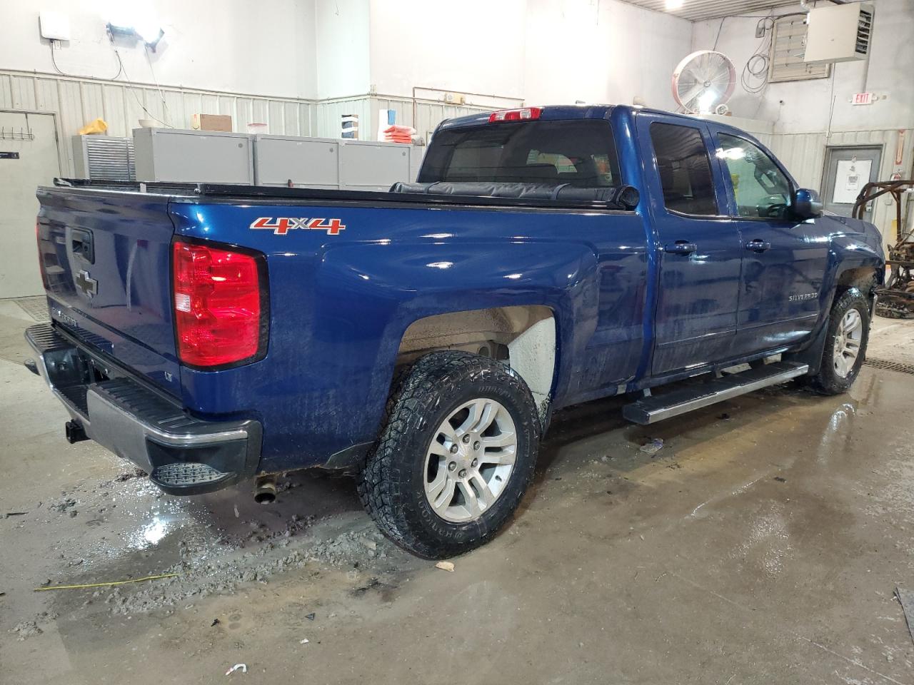 Изображение 3 2017 CHEVROLET SILVERADO K1500 LT 2017 с VIN 1GCVKREC0HZ121285