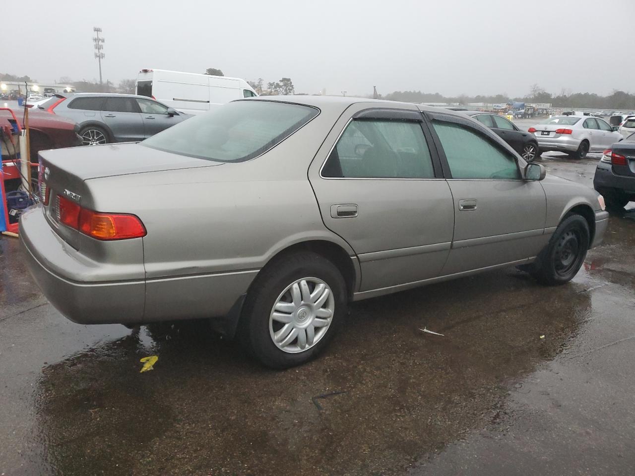 Image 3 of 2001 TOYOTA CAMRY CE 2001 with VIN 4T1BG22K71U022288