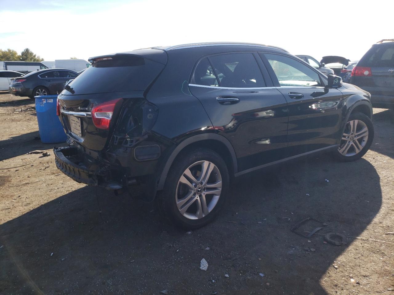 Image 3 of 2019 MERCEDES-BENZ GLA 250 4MATIC 2019 with VIN WDCTG4GBXKJ612964