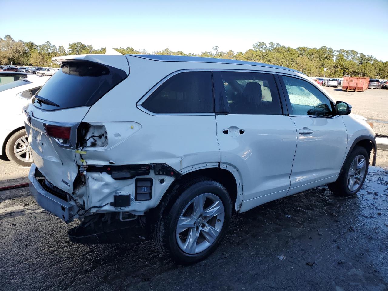 Image 3 of 2014 TOYOTA HIGHLANDER LIMITED 2014 with VIN 5TDYKRFH3ES024182