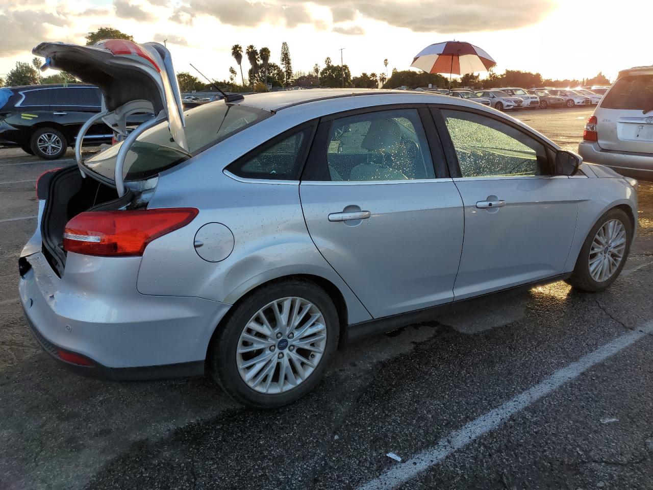 Image 3 of 2015 FORD FOCUS TITANIUM 2015 with VIN 1FADP3J27FL341424