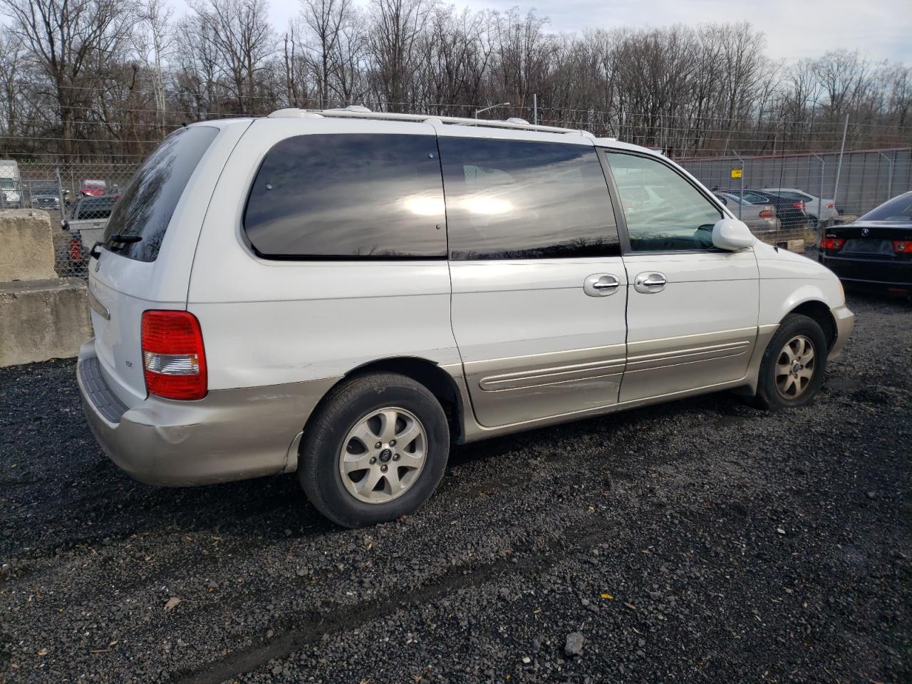 Image 3 of 2005 KIA SEDONA EX 2005 with VIN KNDUP132556748375