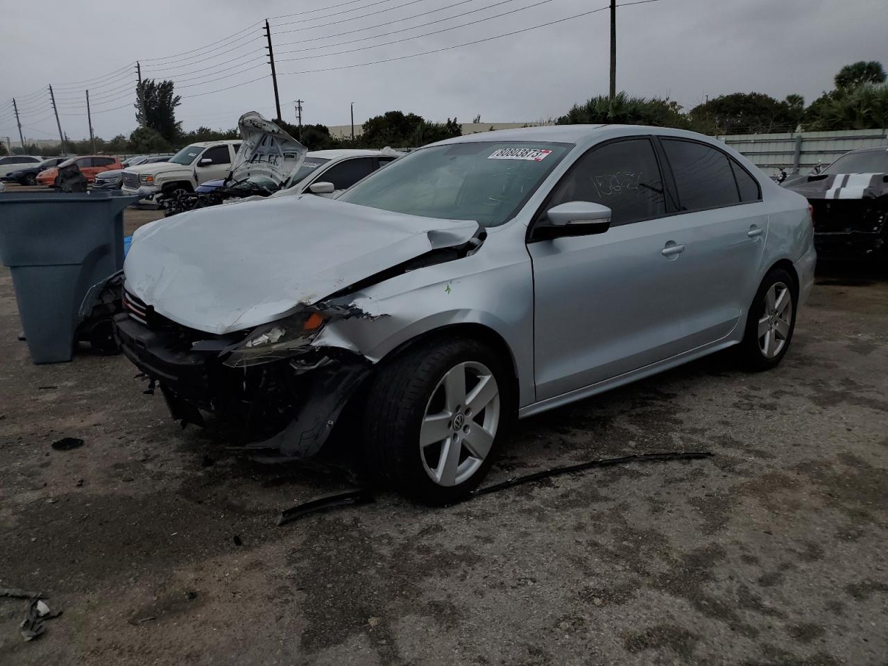 Obraz 1 z 2014 VOLKSWAGEN JETTA SE 2014 z VIN 3VWD17AJ6EM403058