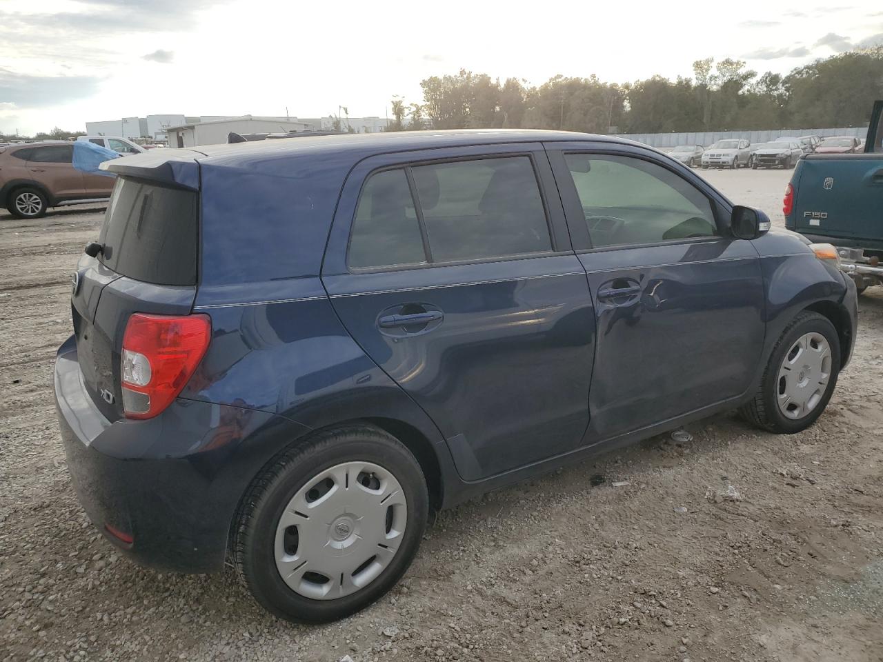 Image 3 of 2014 TOYOTA SCION XD  2014 with VIN JTKKUPB48E1046031