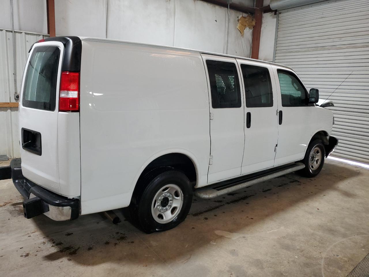 Obraz 3 z 2022 CHEVROLET EXPRESS G2500  2022 z VIN 1GCWGAF7XN1268670