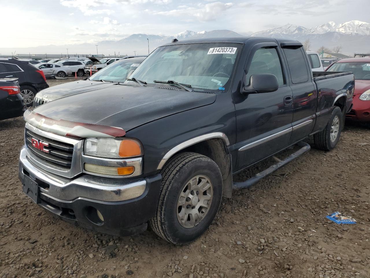 Image 1 of 2005 GMC NEW SIERRA K1500 2005 with VIN 1GTEK19B05E237205