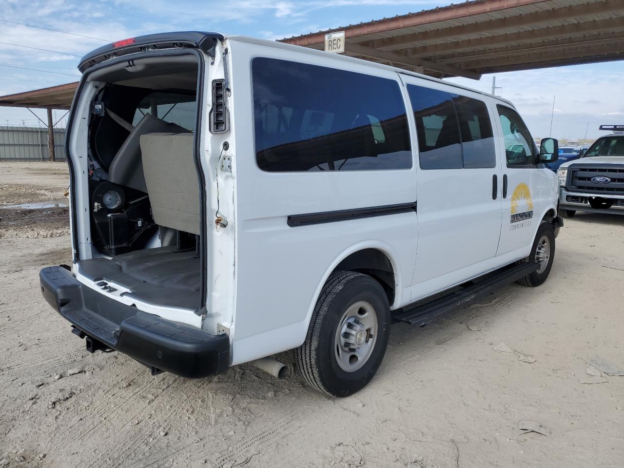 Image 3 of 2022 CHEVROLET EXPRESS G3500 LS 2022 with VIN 1GAZGLF73N1238377