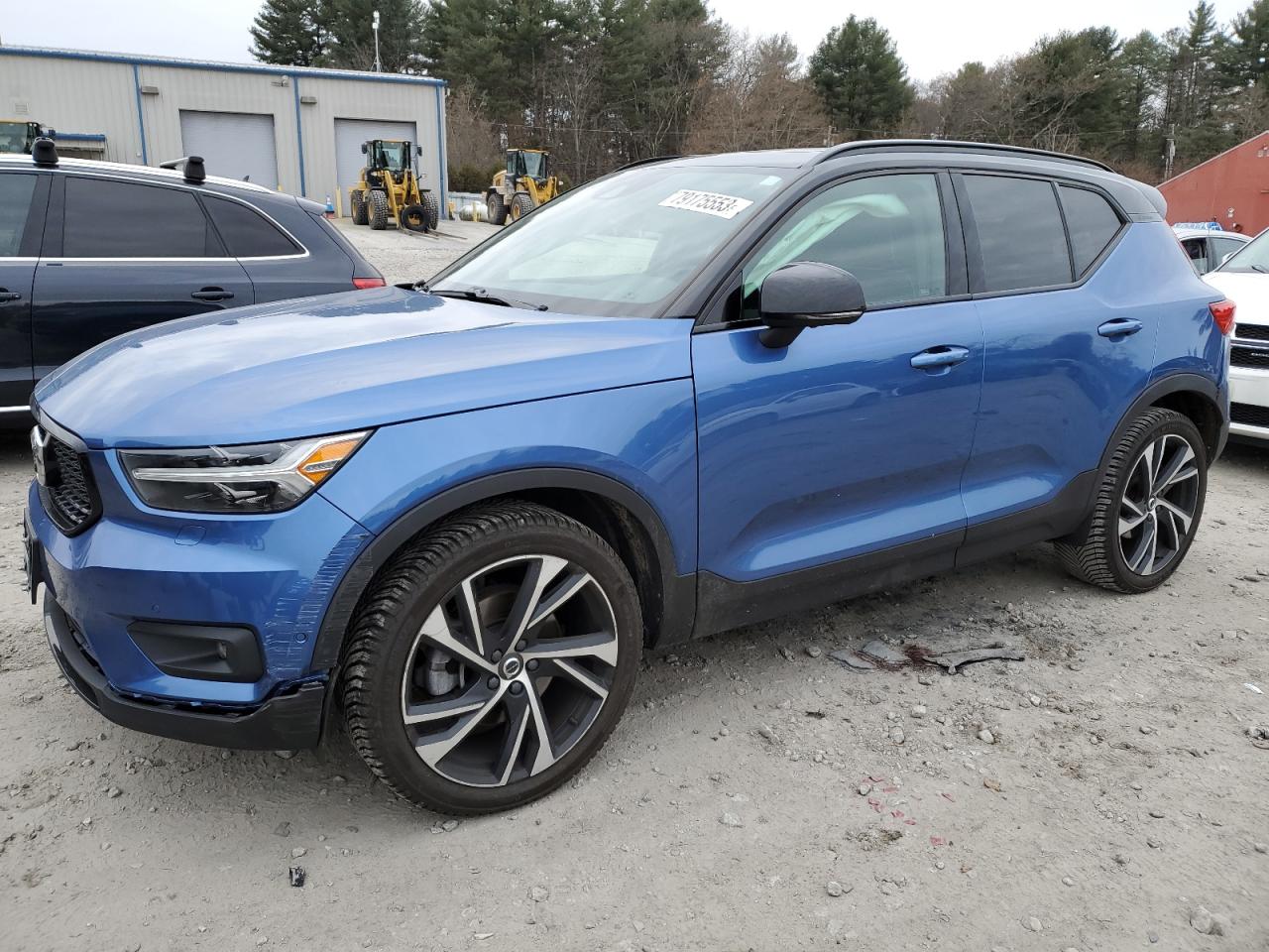 Изображение 1 2019 VOLVO XC40 T5 MOMENTUM 2019 с VIN YV4162XZ2K2005935