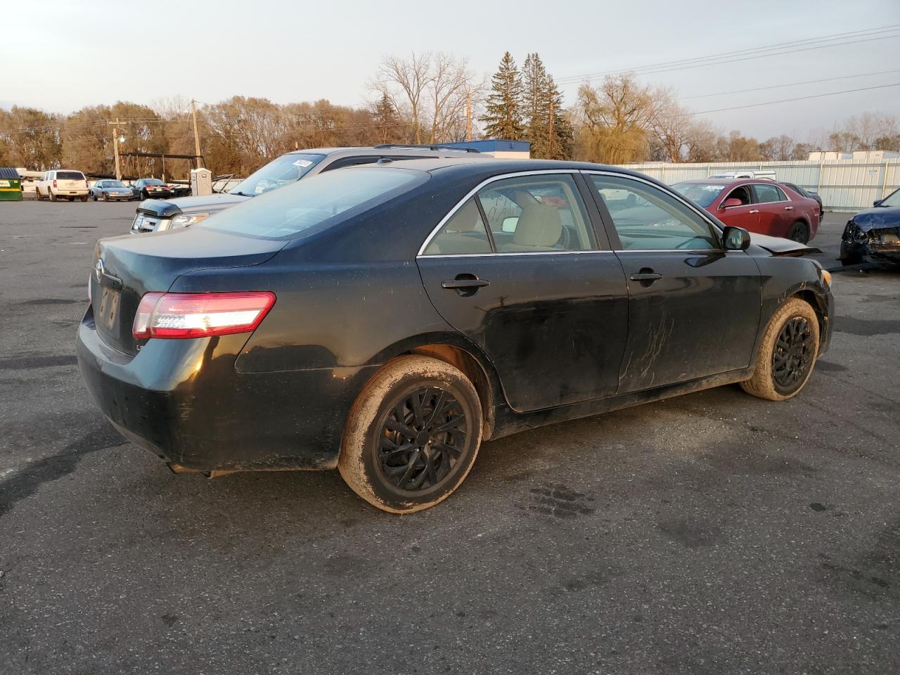 Obraz 3 z 2010 TOYOTA CAMRY BASE 2010 z VIN 4T4BF3EKXAR017970