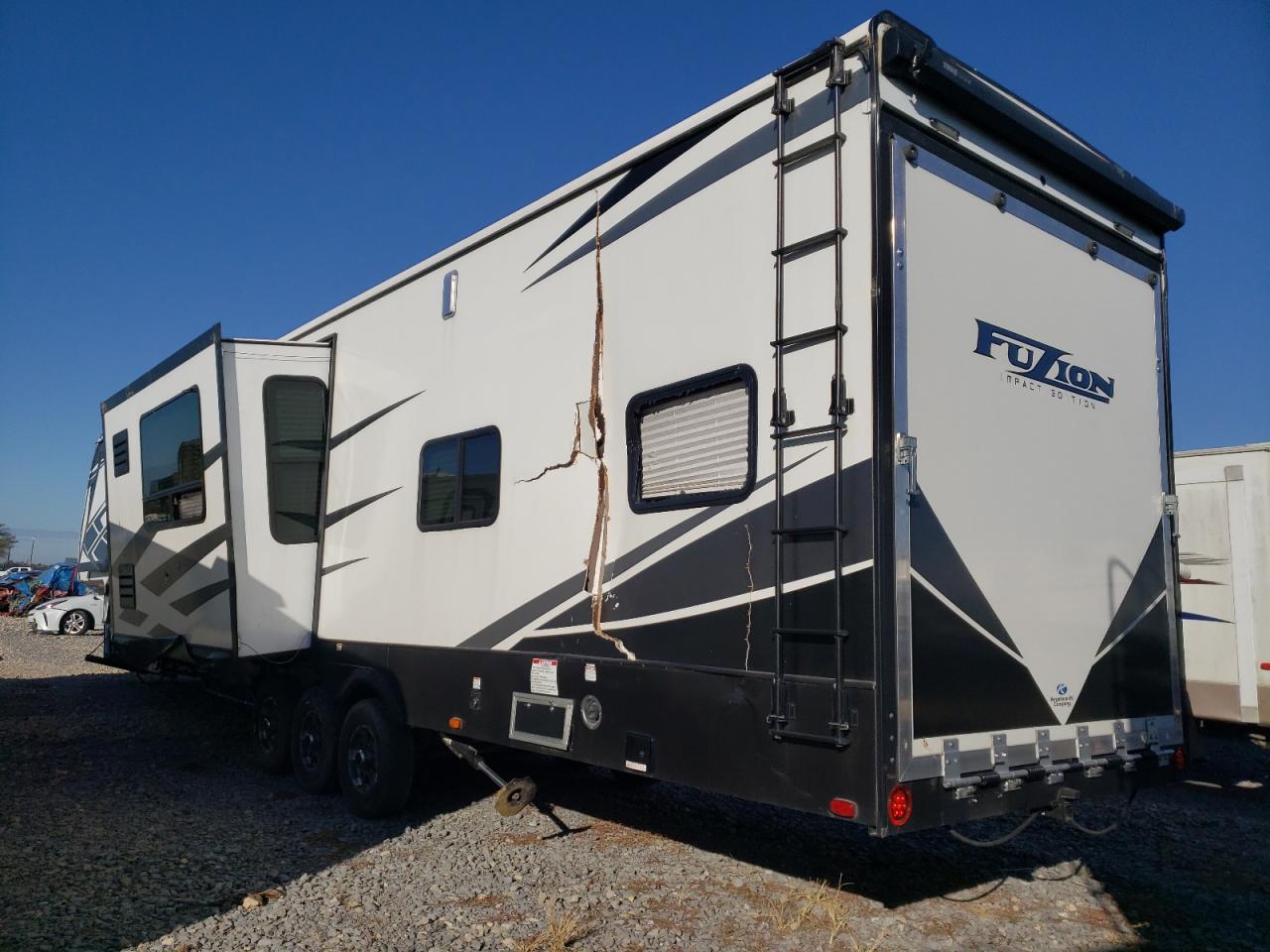 Image 3 of 2021 KEYSTONE FUZION 2021 with VIN 4YDF41531MF815086
