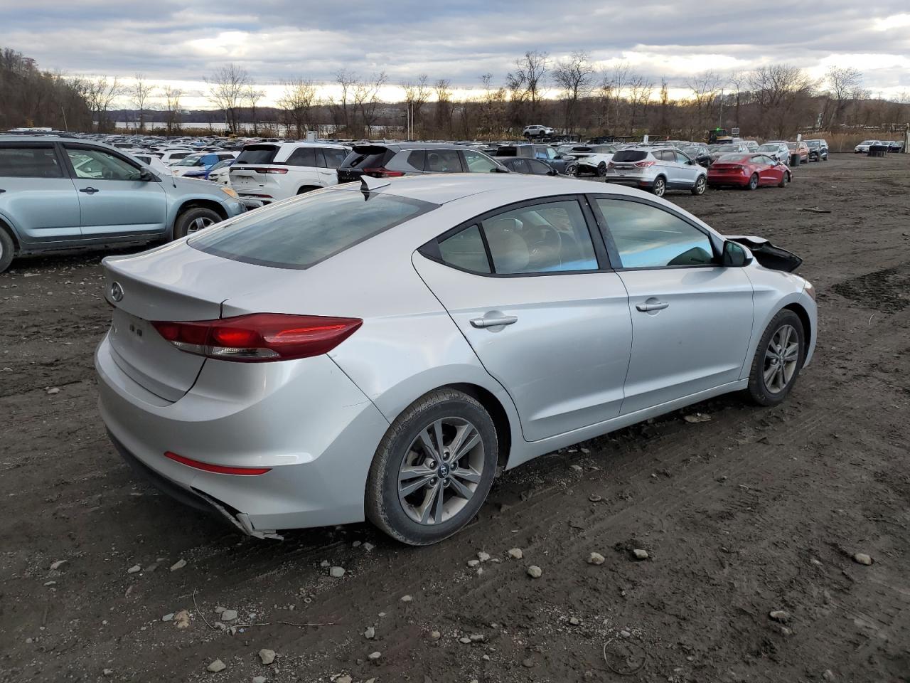 Image 3 of 2018 HYUNDAI ELANTRA SEL 2018 with VIN 5NPD84LF8JH312184