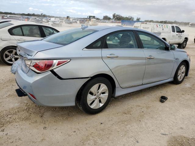 Image 3 of 2013 HYUNDAI SONATA HYBRID 2013 with VIN KMHEC4A47DA084450