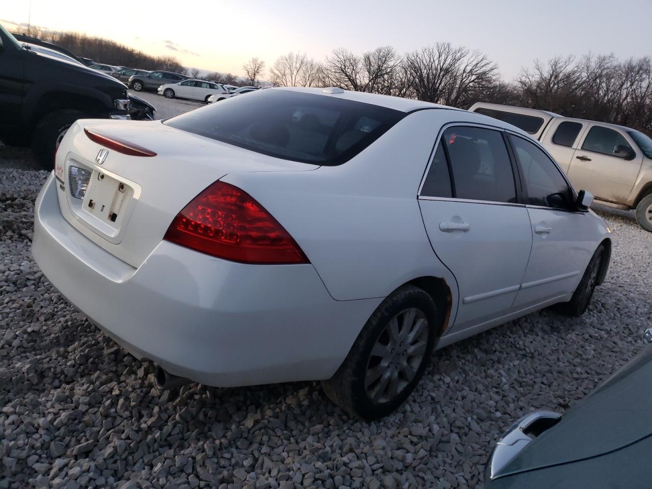 Изображение 3 2007 HONDA ACCORD EX 2007 с VIN 1HGCM66547A007563