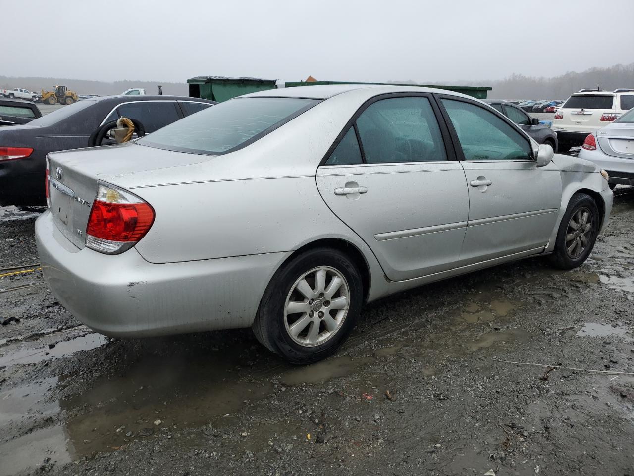 Image 3 of 2005 TOYOTA CAMRY LE 2005 with VIN 4T1BF32K25U614678