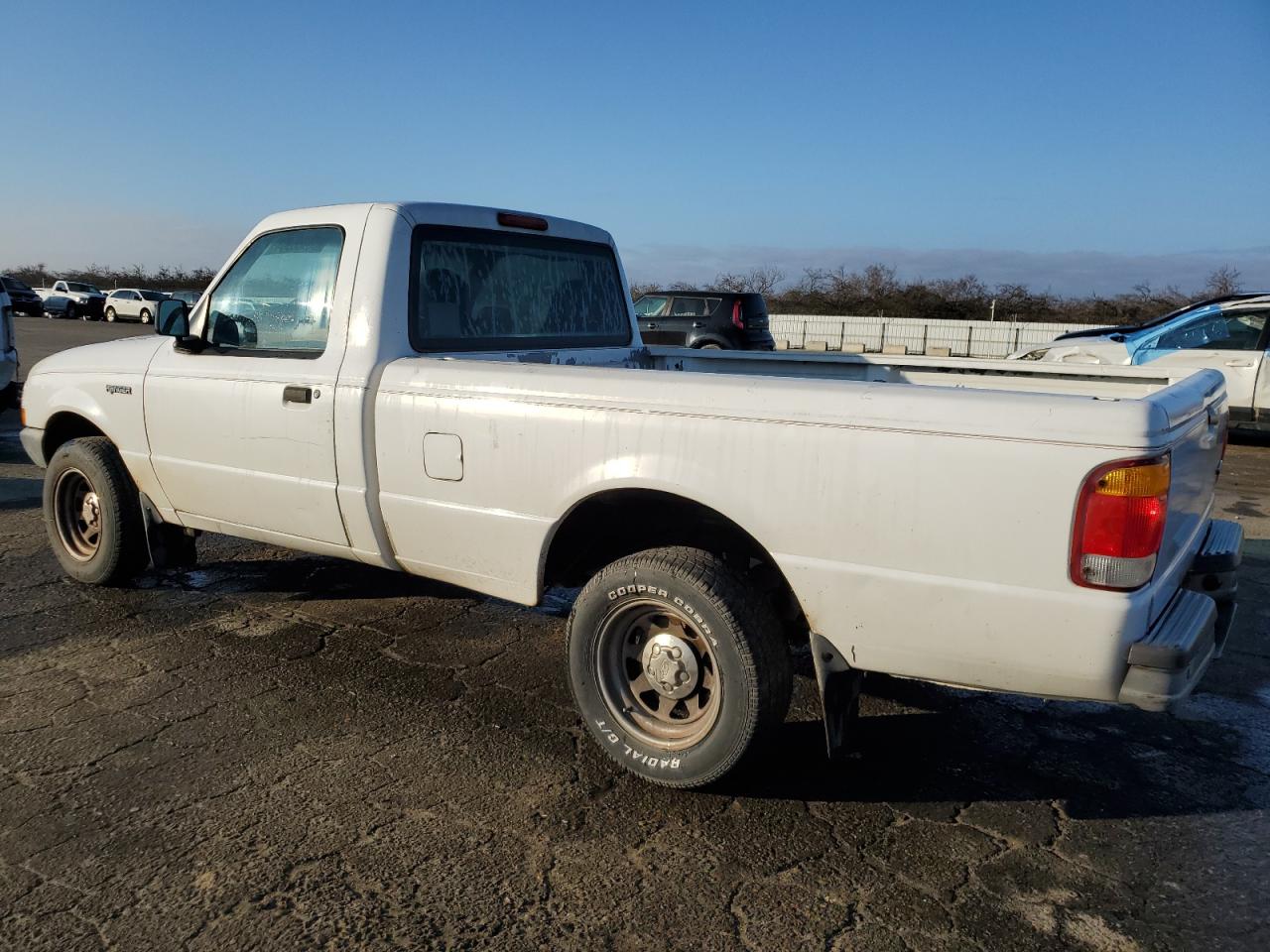 Изображение 2 1999 FORD RANGER  1999 с VIN 1FTYR10X4XUB85989