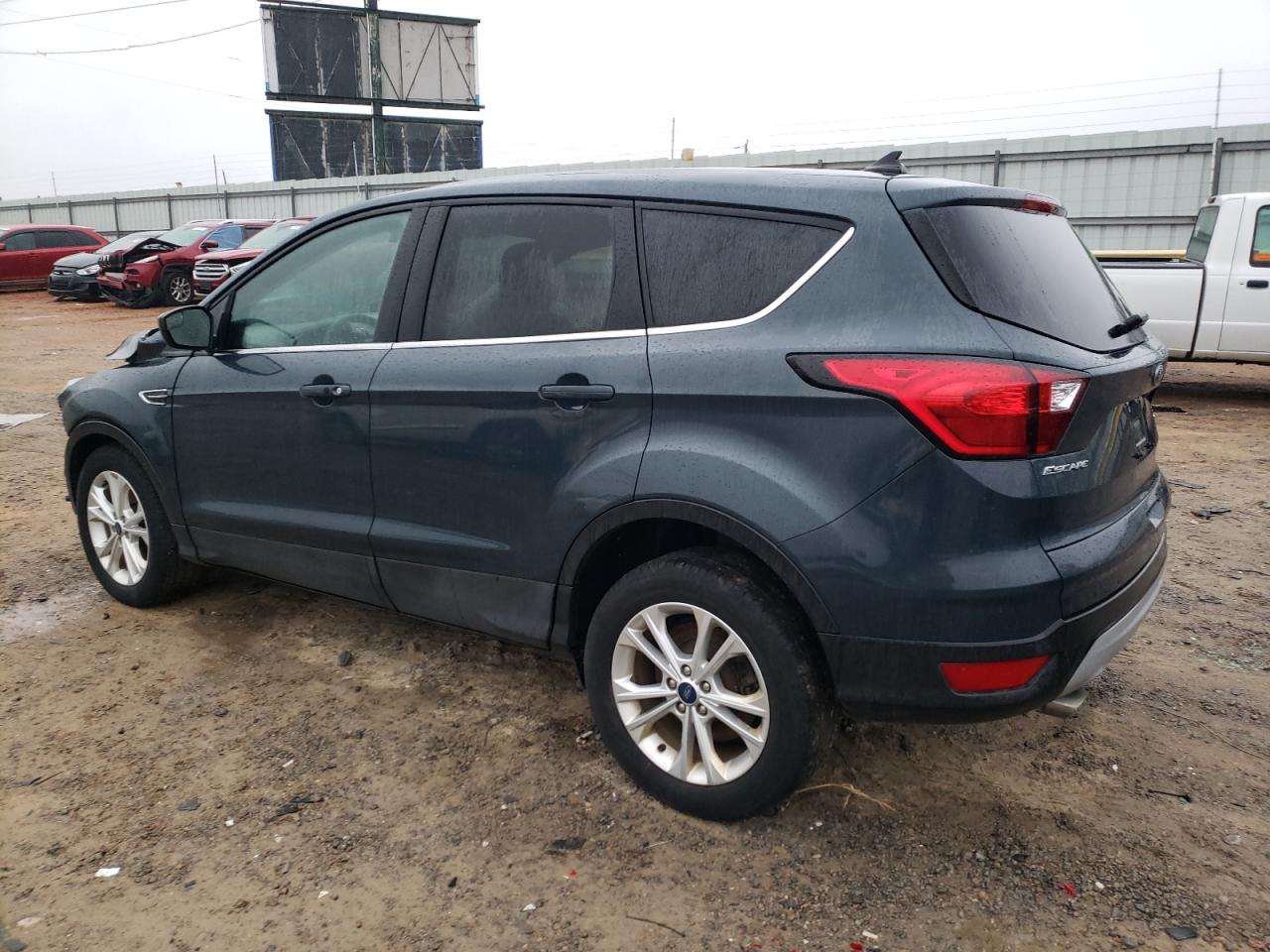 Obraz 2 z 2019 FORD ESCAPE SE 2019 z VIN 1FMCU0GD7KUB14661