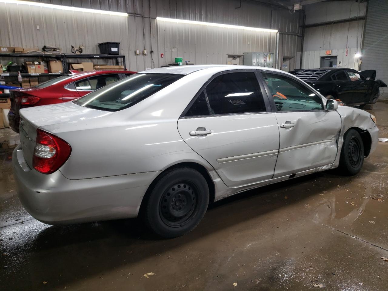 Image 3 of 2002 TOYOTA CAMRY LE 2002 with VIN 4T1BE32K52U562669