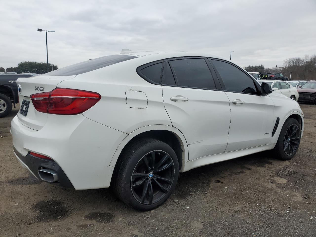 Obraz 3 z 2018 BMW X6 XDRIVE35I 2018 z VIN 5UXKU2C57J0X50477