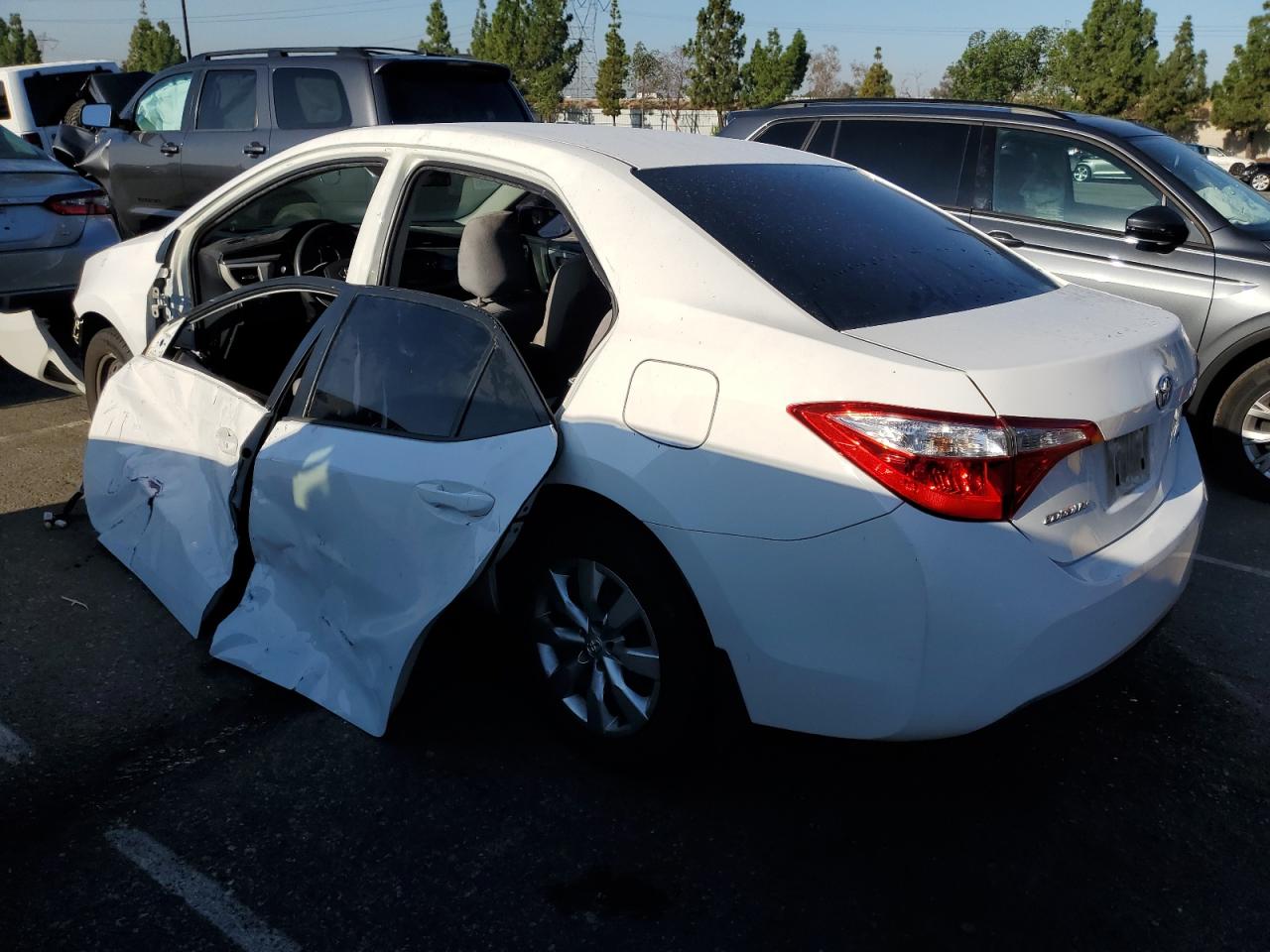 Image 2 of 2015 TOYOTA COROLLA L 2015 with VIN 2T1BURHE6FC259267