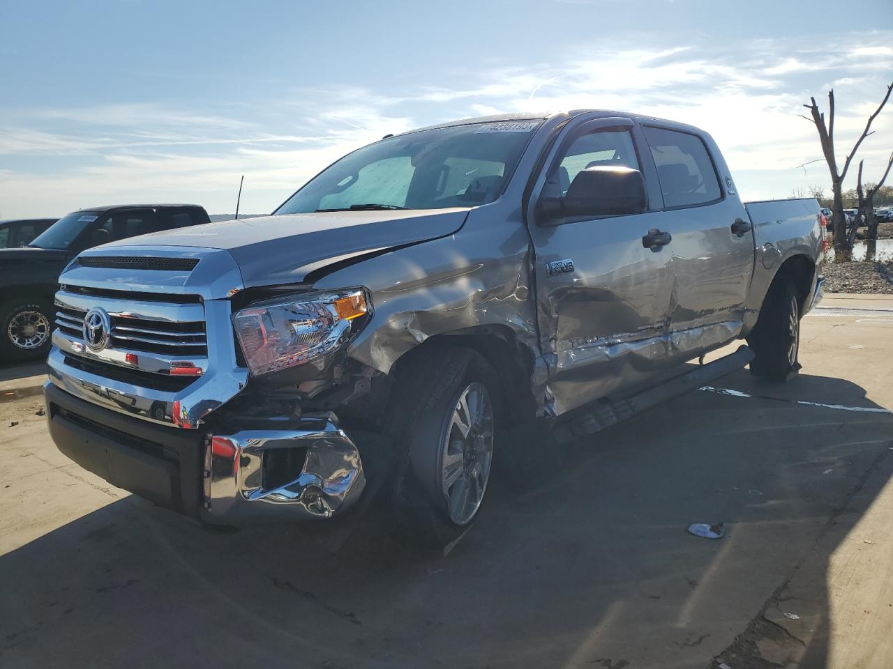 Obraz 1 z 2016 TOYOTA TUNDRA CREWMAX SR5 2016 z VIN 5TFEW5F11GX195254