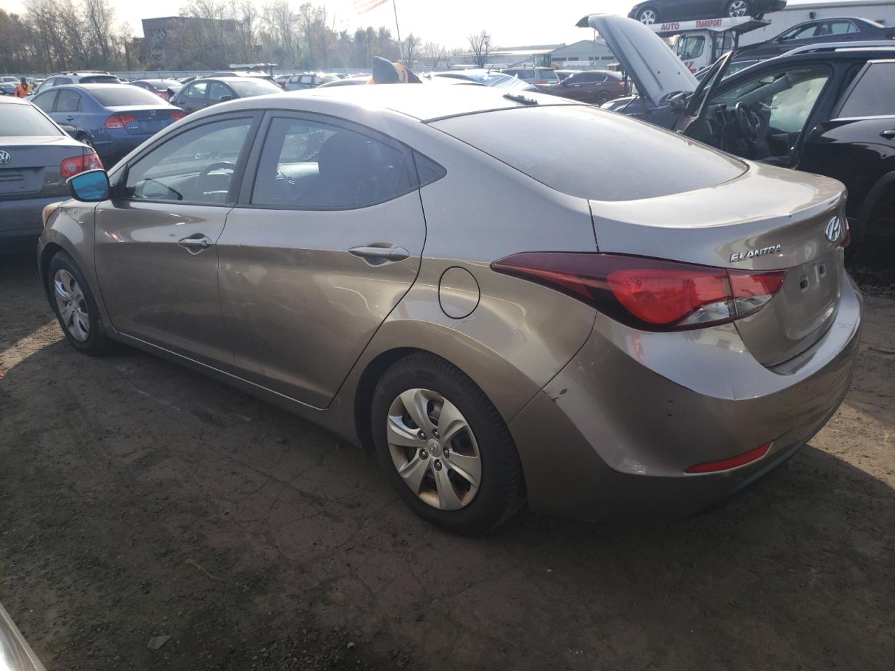 Obraz 2 z Hyundai Elantra Se 2016 z VIN 5NPDH4AE6GH704468