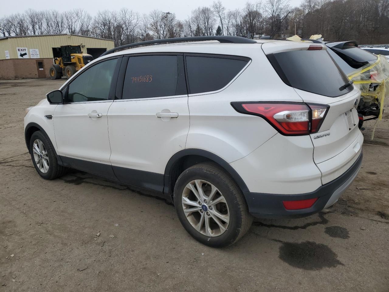 Изображение 2 2018 FORD ESCAPE SE 2018 с VIN 1FMCU9GD1JUC53896