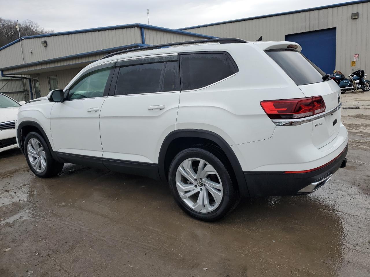 Изображение 2 2022 VOLKSWAGEN ATLAS SE 2022 с VIN 1V2KR2CA3NC516467