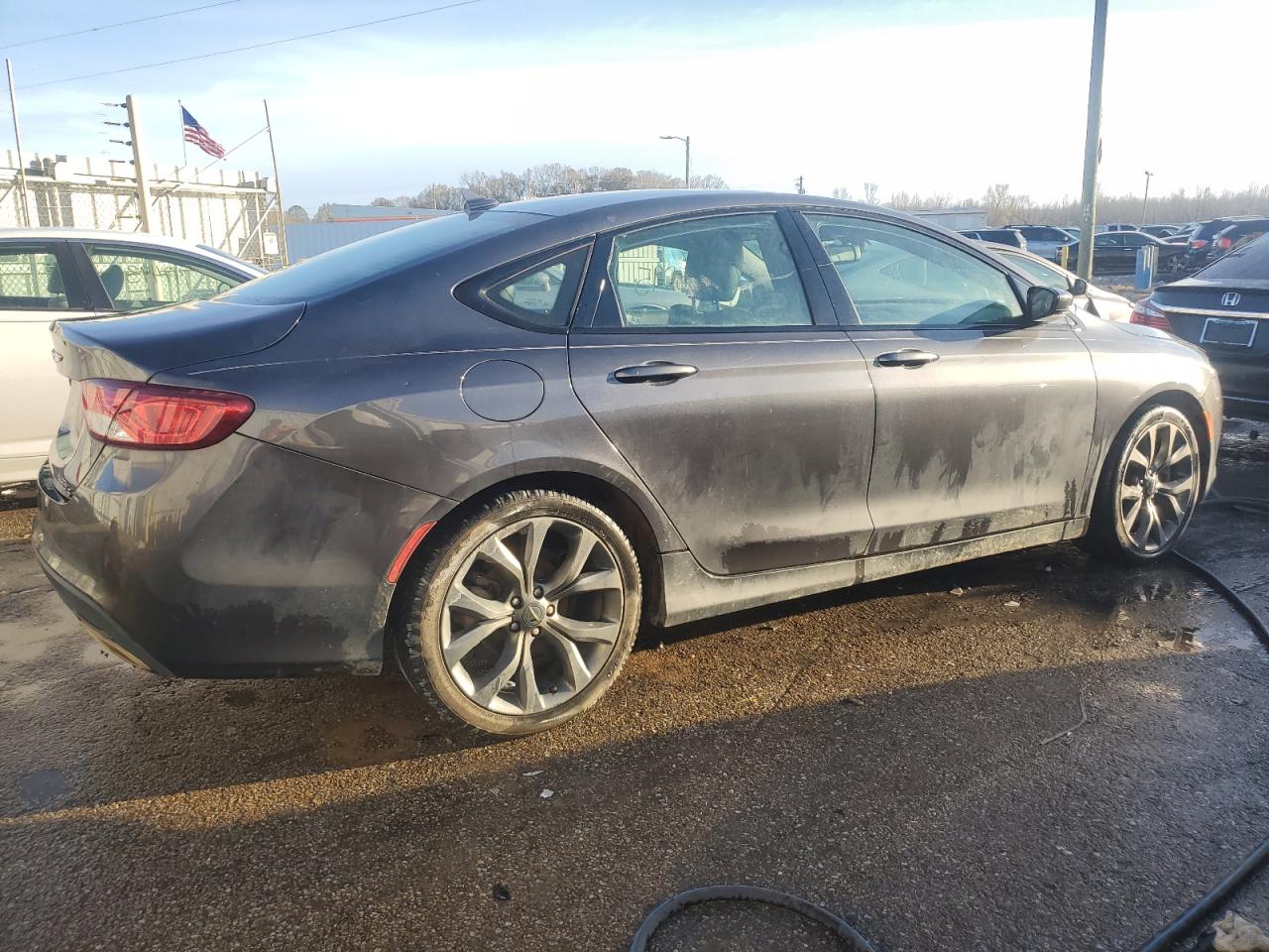 Image 3 of 2016 CHRYSLER 200 S 2016 with VIN 1C3CCCBG6GN192543