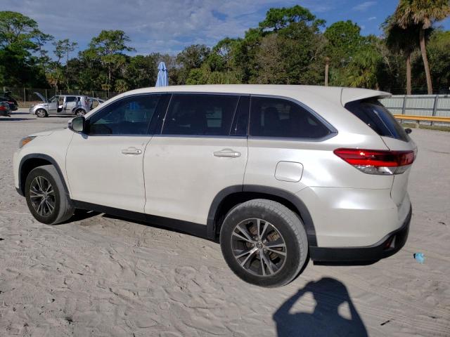 Image 2 of 2019 TOYOTA HIGHLANDER LE 2019 with VIN 5TDZZRFH7KS317935