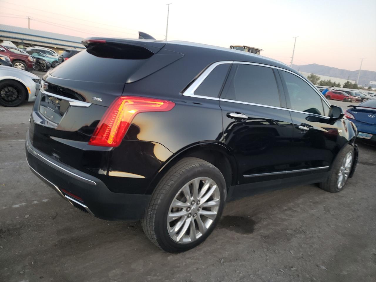 Изображение 3 2017 CADILLAC XT5 PLATINUM 2017 с VIN 1GYKNFRS2HZ116397