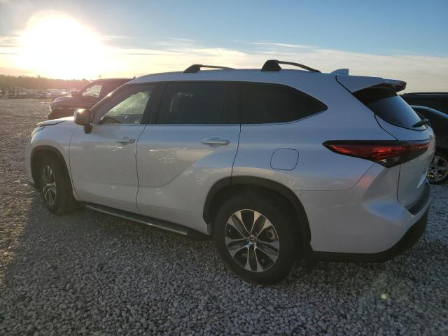 Image 2 of 2022 TOYOTA HIGHLANDER XLE 2022 with VIN 5TDGZRAH8NS555988